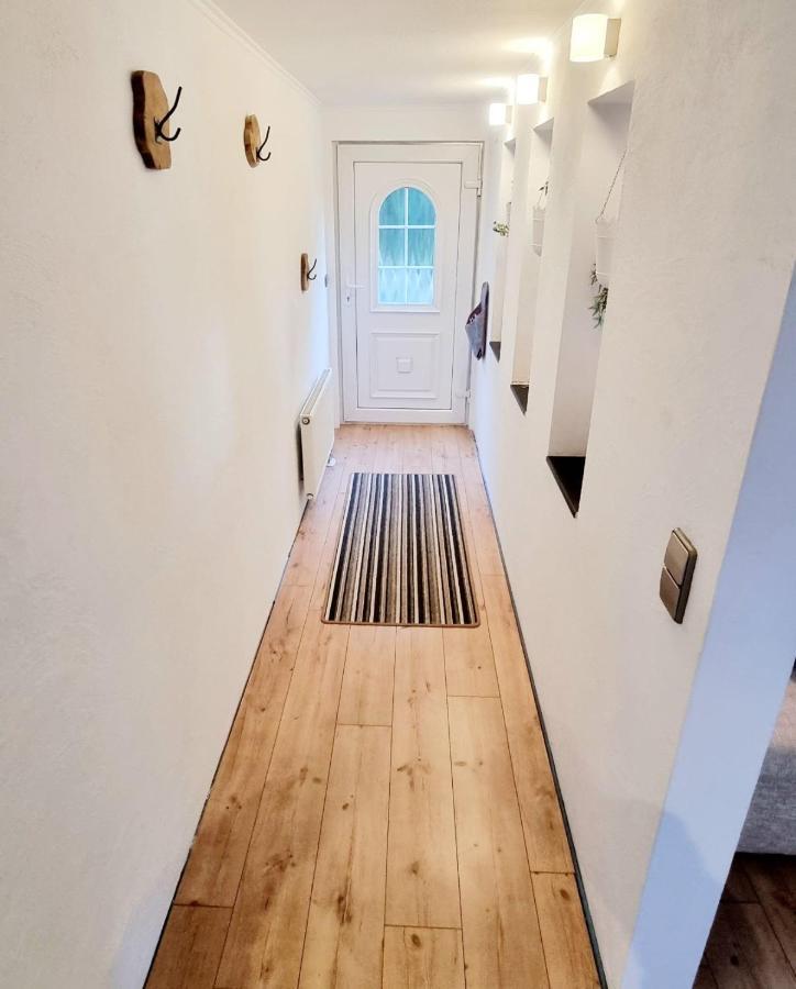 Ruheoase Am Waldrand - Auf 90Qm Sind Nicht Nur Die Eltern Und Bis Zu 5 Kinder Willkommen, Auch Hunde Und Katzen Sind Willkommen Laichingen Exterior foto