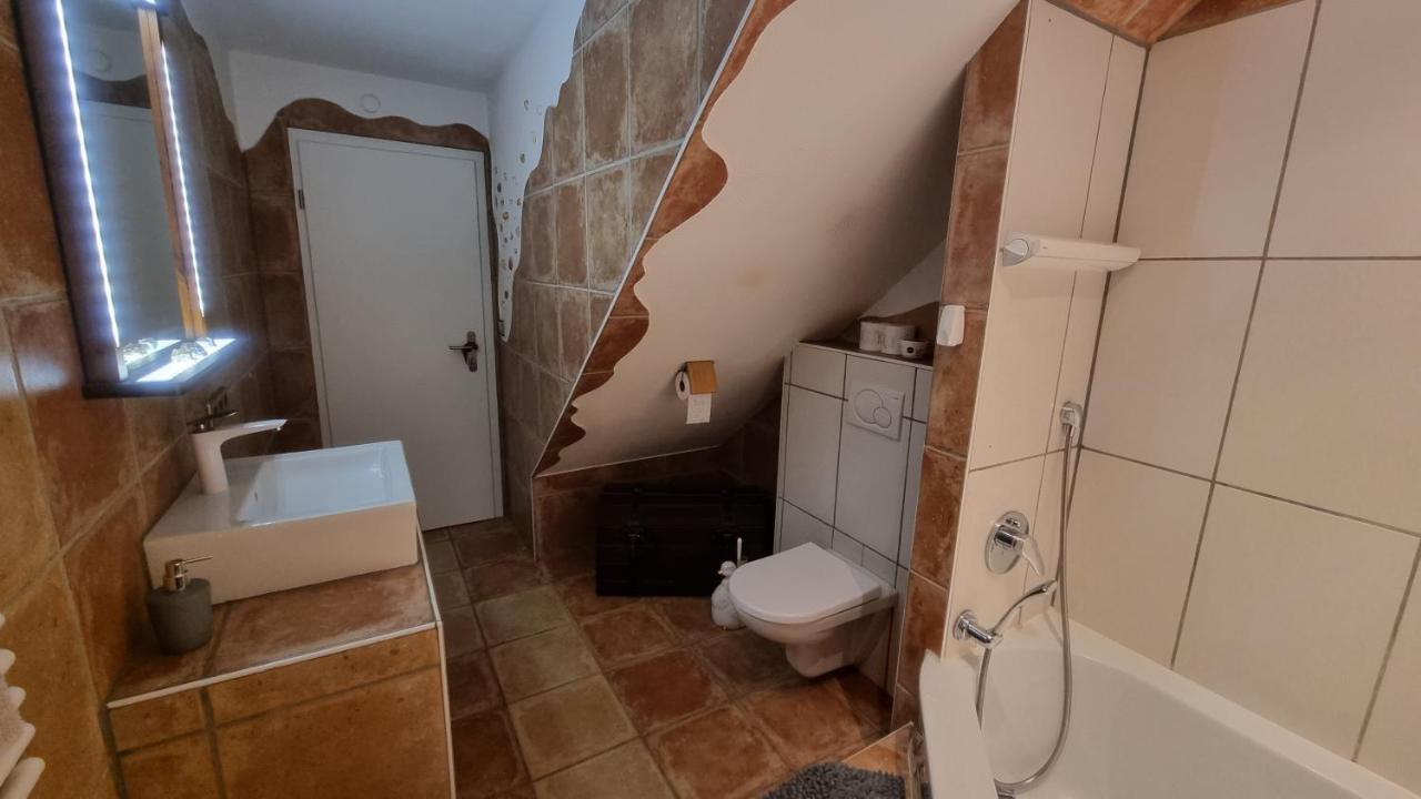 Ruheoase Am Waldrand - Auf 90Qm Sind Nicht Nur Die Eltern Und Bis Zu 5 Kinder Willkommen, Auch Hunde Und Katzen Sind Willkommen Laichingen Exterior foto