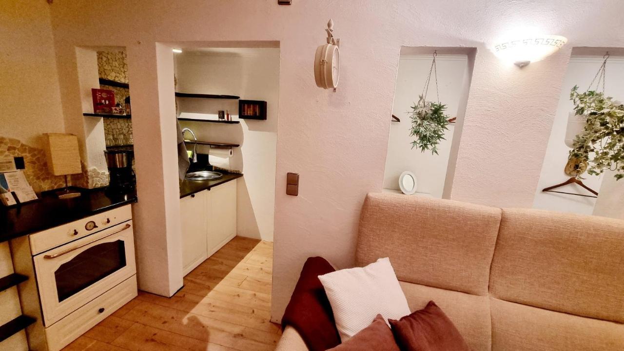 Ruheoase Am Waldrand - Auf 90Qm Sind Nicht Nur Die Eltern Und Bis Zu 5 Kinder Willkommen, Auch Hunde Und Katzen Sind Willkommen Laichingen Exterior foto