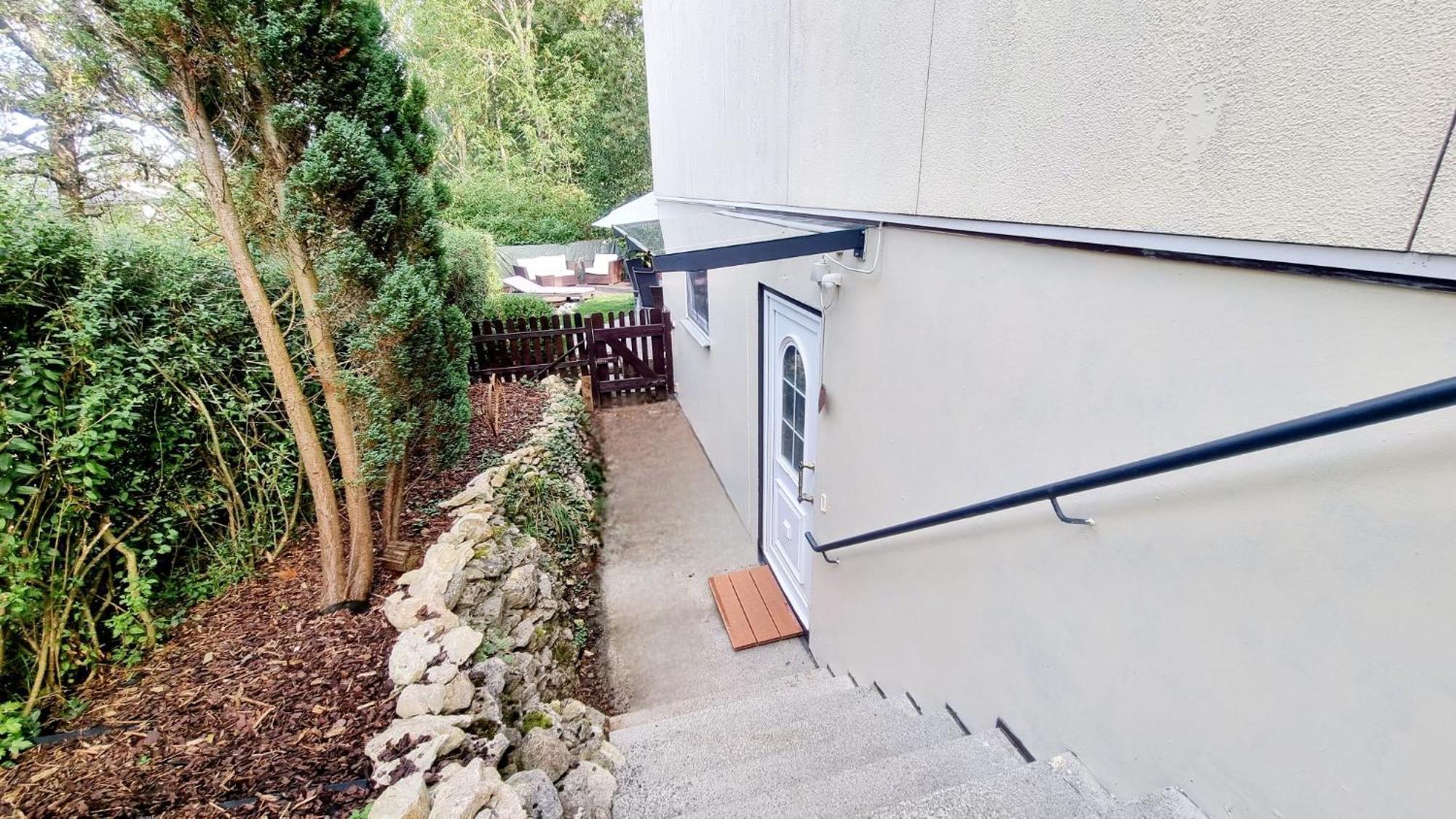 Ruheoase Am Waldrand - Auf 90Qm Sind Nicht Nur Die Eltern Und Bis Zu 5 Kinder Willkommen, Auch Hunde Und Katzen Sind Willkommen Laichingen Exterior foto